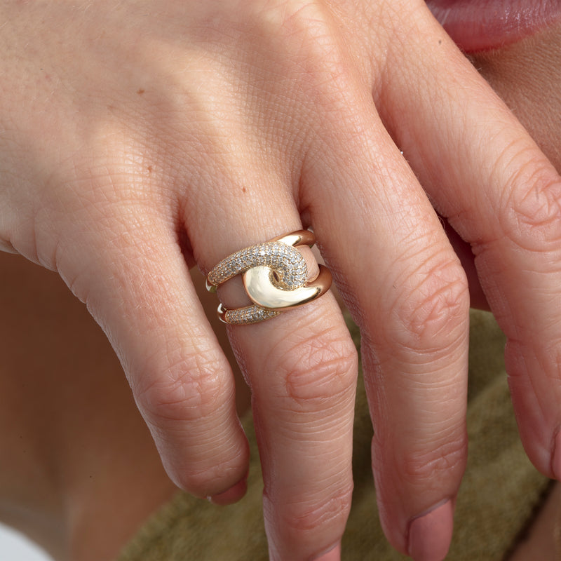 thick pave diamond chain link ring in 14k gold 