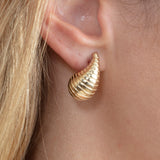 ribbed teardrop stud earring in 14k gold 