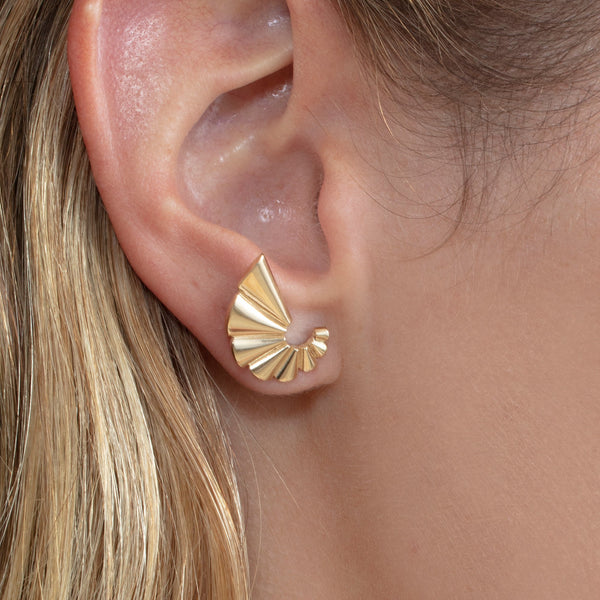 geometric fanned stud earrings in 14k solid gold 