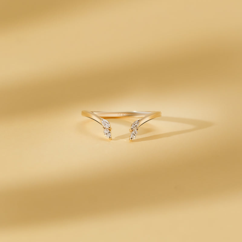 handmade solid gold diamond ring