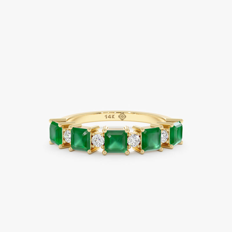yelow gold emerald diamond ring