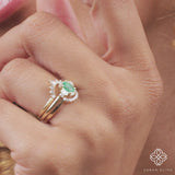 18k solid gold emerald and white diamond ring 