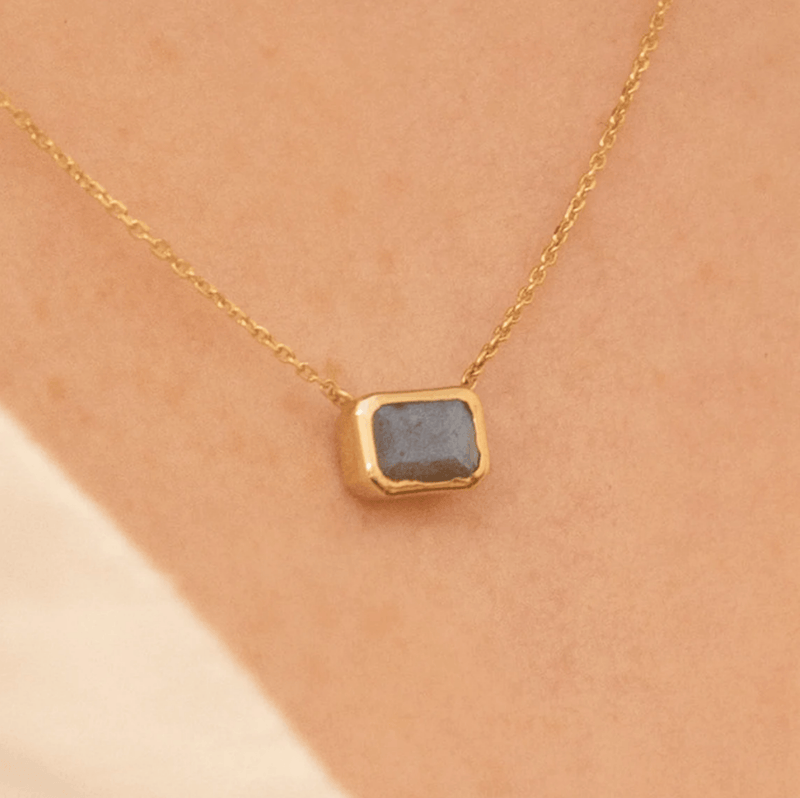 Natural Labradorite Necklace in solid gold 